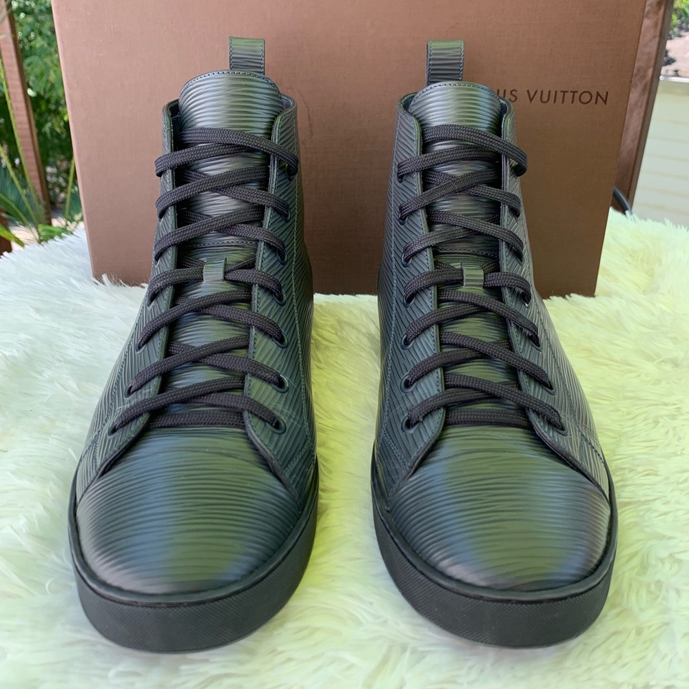 Authentic Louis Vuitton Epi Leather Sneaker - Picture 2 of 8